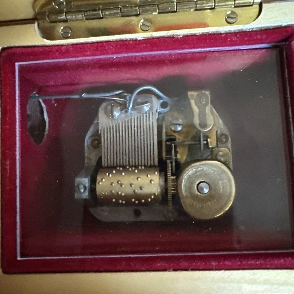 Vintage Small Reuge Swiss Music Box Italy Music Works The Emporers Waltz Floral